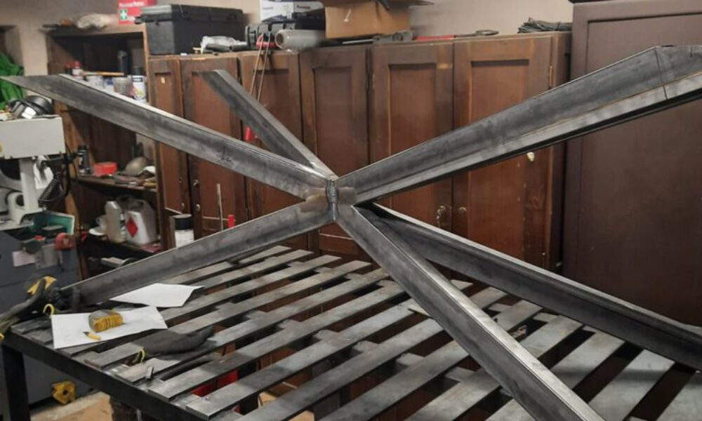 stolik-duzy-X-stalowy